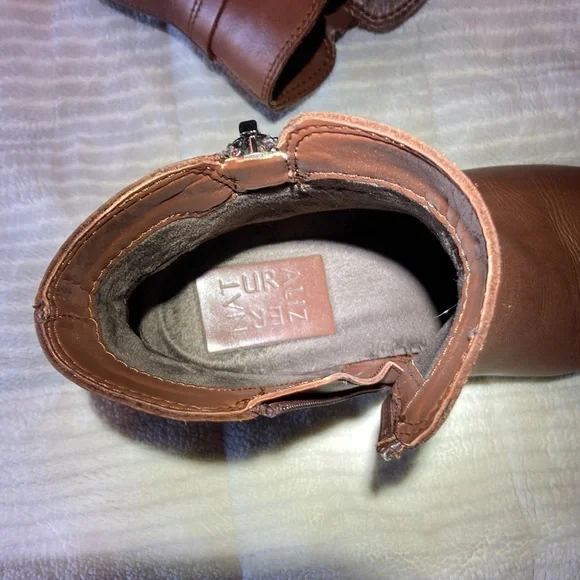 Comfy Naturalizer waterproof booties. Worn twice. Great condition. - Picture 5 of 9